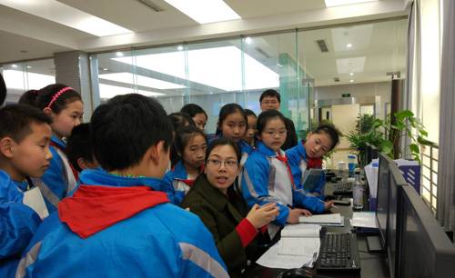 迎接世界气象日 “智慧气象”进校园