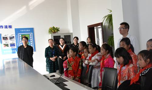 迎接世界气象日 “智慧气象”进校园