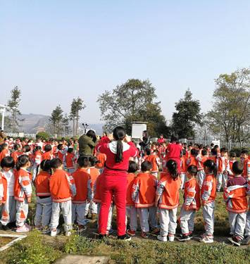 迎接世界气象日 “智慧气象”进校园